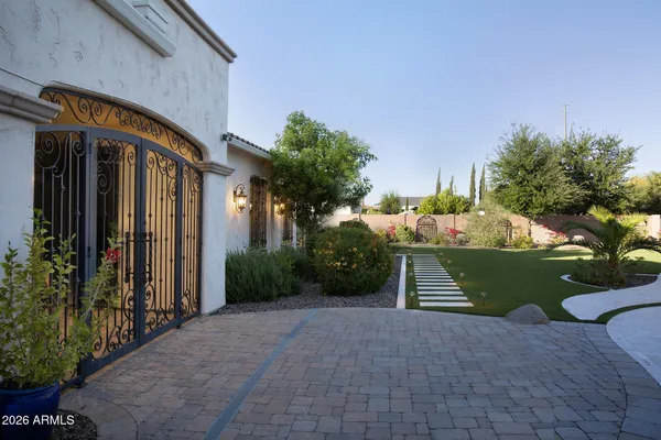 $1,995,900 | 4547 South Banning Drive, Gilbert, AZ 85297