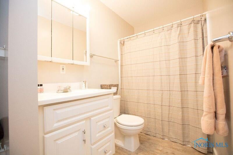 1830 James Road Oregon, OH 43616 - Photo 10 of 24 Gallery Image 10