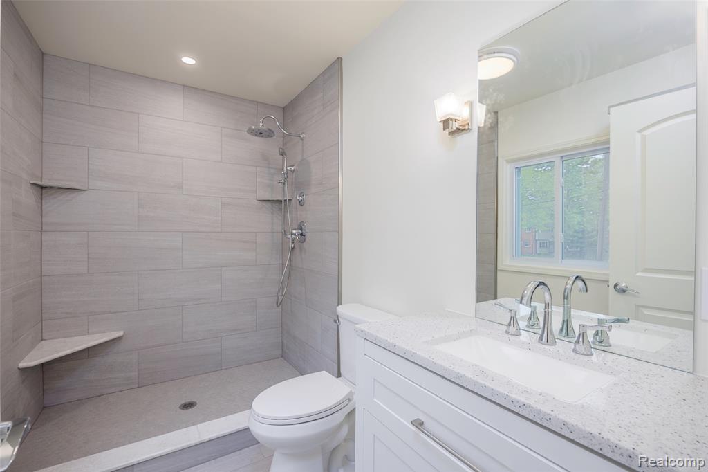 20505 Ridgemont Road Harper Woods, MI 48225 - Photo 6 of 48