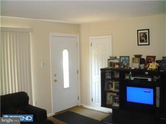 876 Aster Road Warminster, PA 18974 - Photo 3 of 11 Living Room