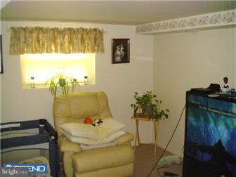 876 Aster Road Warminster, PA 18974 - Photo 5 of 11 Family Room