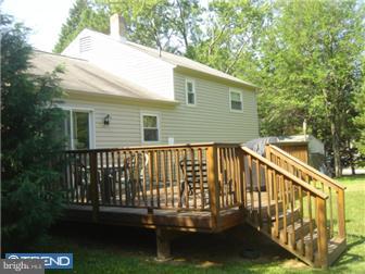 876 Aster Road Warminster, PA 18974 - Photo 10 of 11 Exterior Side