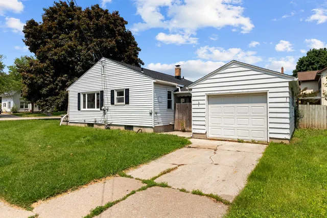 $204,900 | 510 South Madison Street, Chilton, WI 53014