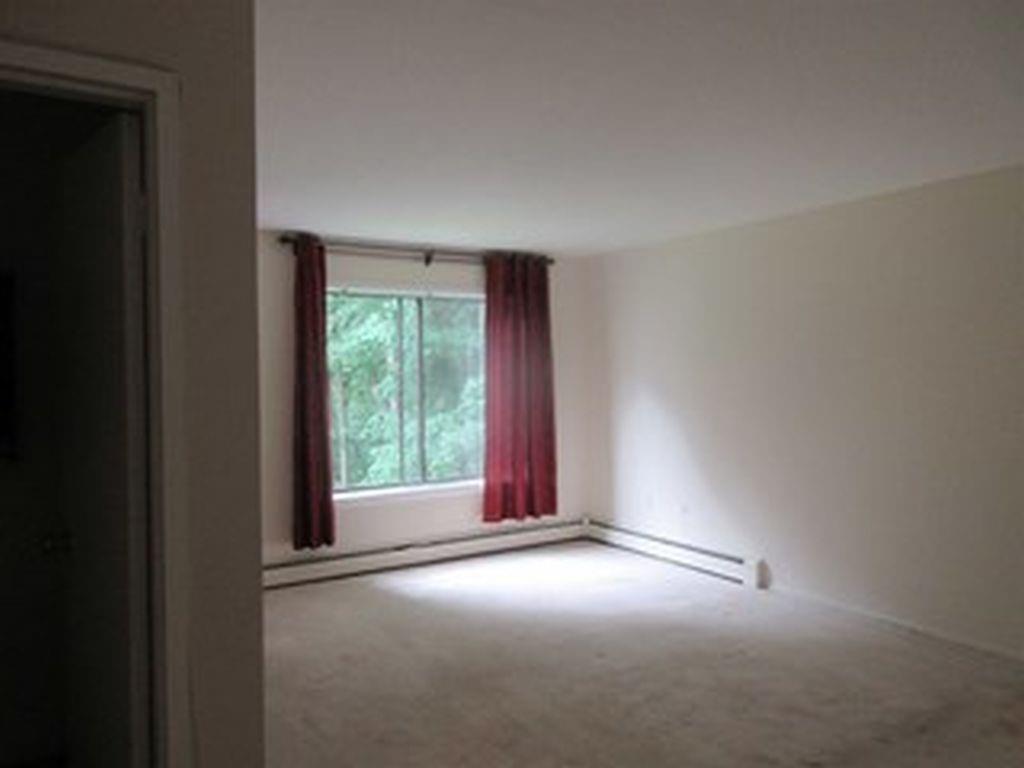 3 Hook Road, Unit 72J Poughkeepsie, NY 12601 - Photo 1 of 1