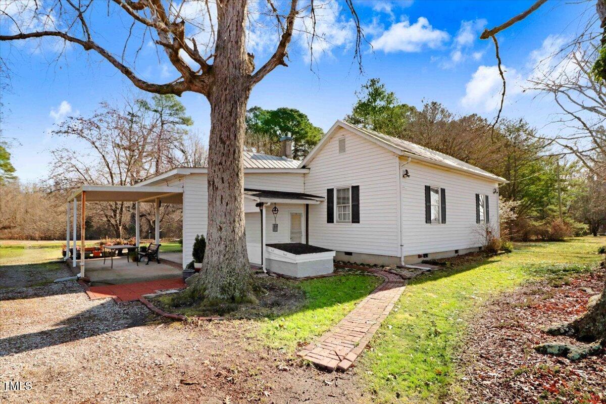 9752 Hawley Road Kenly, NC 27542 - Photo 23 of 46 Right side of house.