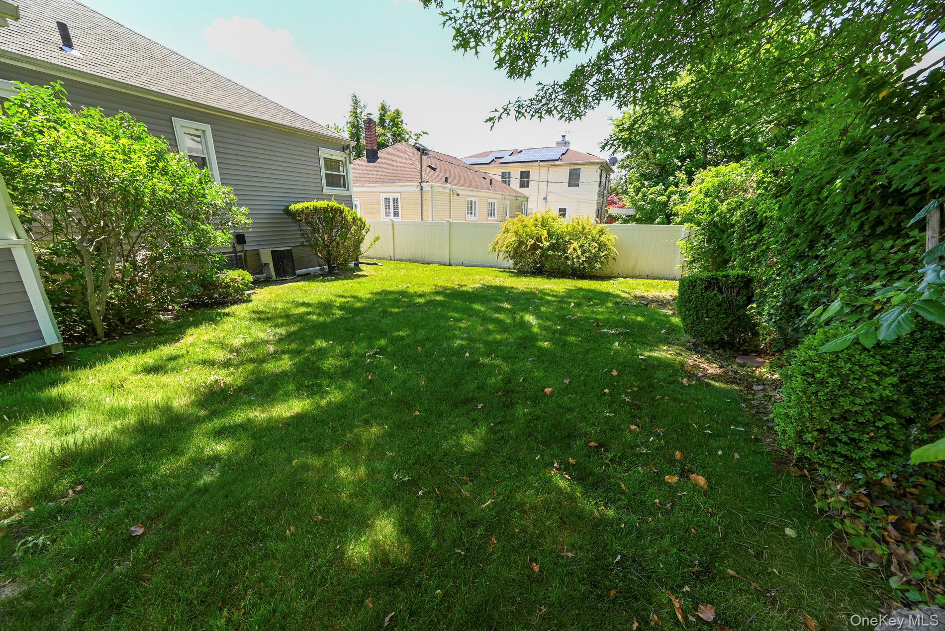 14 Webb Hill Road Great Neck, NY 11020 - Photo 26 of 31