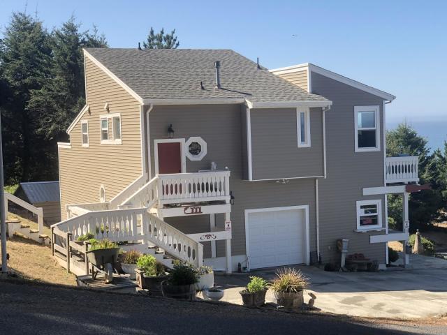 111 Albatross Road Whitethorn, CA 95589 - Photo 3 of 32