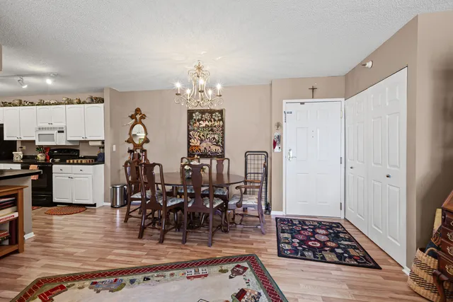 $279,900 | 509 Aurora Avenue, Unit 109, Naperville, IL 60540