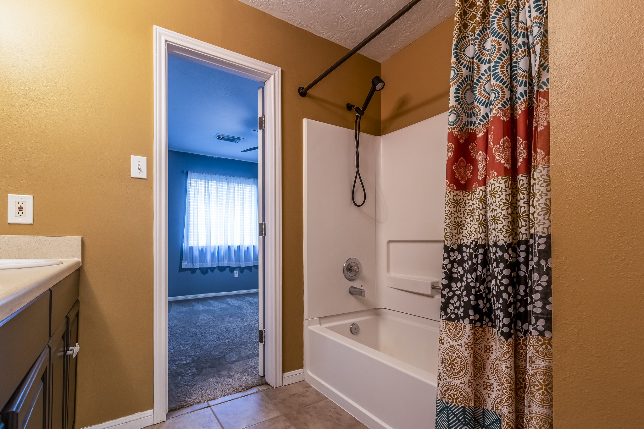 12 Quiet Wind Trinity, TX 75862 - Photo 39 of 47 Nice size second bathroom with custom colors.
