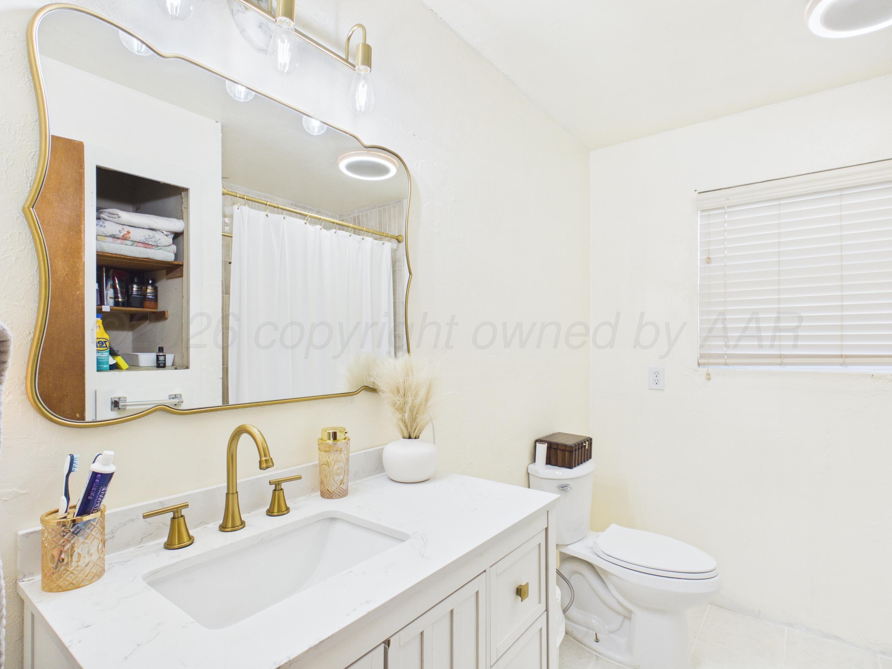 1502 South Indiana Street Perryton, TX 79070 - Photo 7 of 17 CAM06378G6-PR0015-STILL024