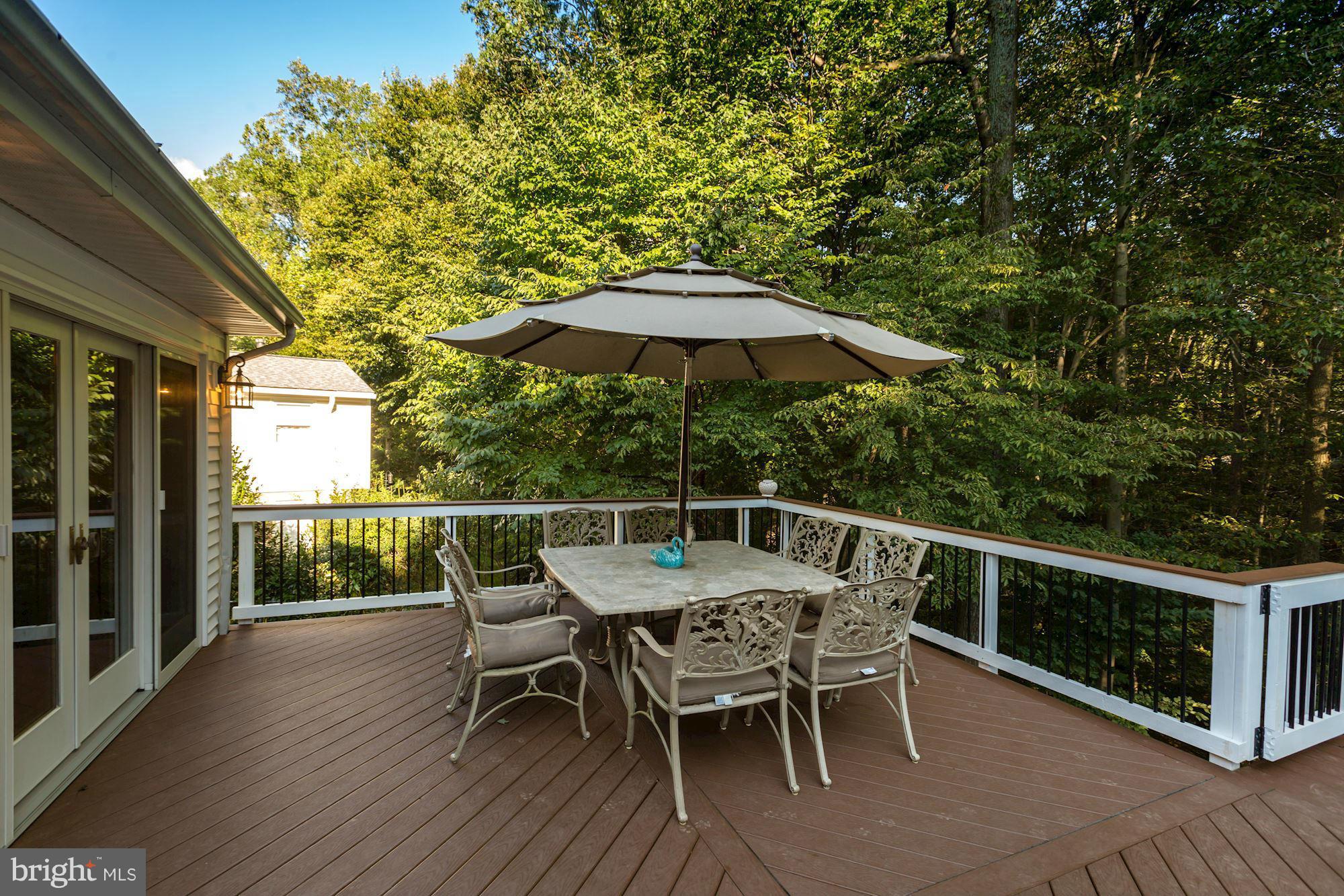 7113 Hadlow Court Springfield, VA 22152 - Photo 26 of 30 Exterior (Rear)