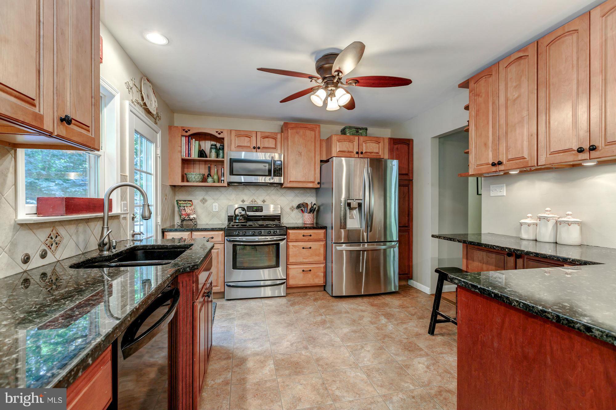 7113 Hadlow Court Springfield, VA 22152 - Photo 8 of 30 Kitchen