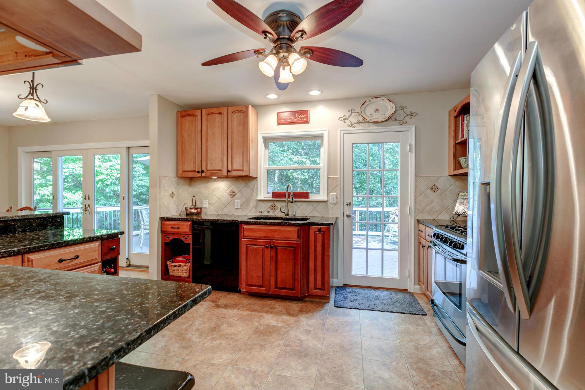 7113 Hadlow Court Springfield, VA 22152 - Photo 10 of 30 Kitchen
