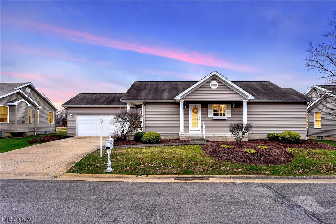 Welcome to The Villas at Falcon Crest!