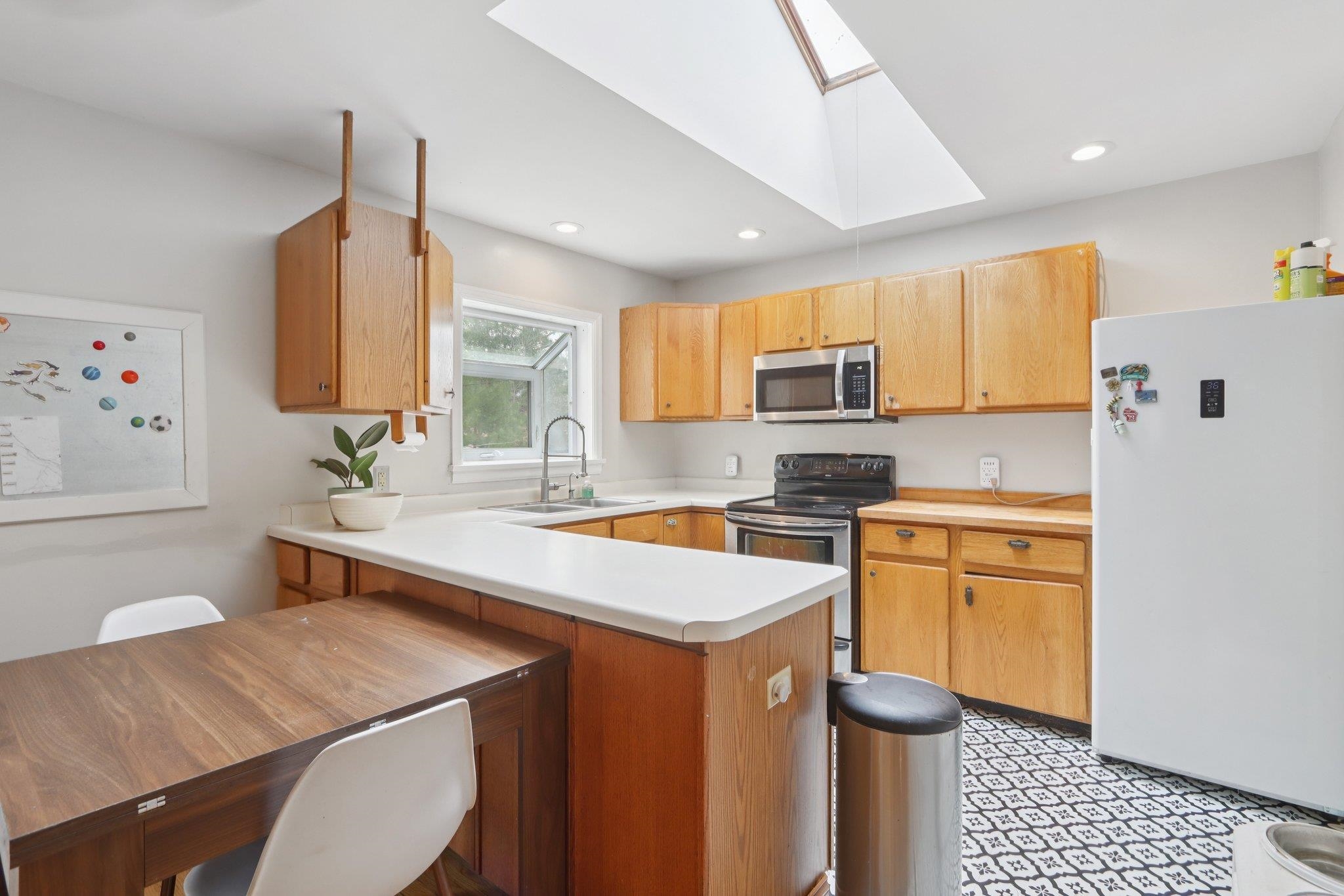 10 South Hillside Terrace Madison, WI 53705 - Photo 5 of 38