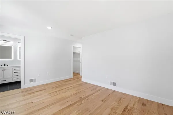 $2,800 | 62 Hillside Avenue, Unit 1, Newark, NJ 07108