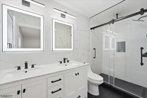 $2,800 | 62 Hillside Avenue, Unit 1, Newark, NJ 07108