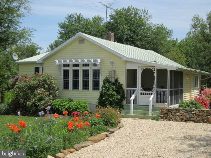 2705 Crenshaw Road Marshall, VA 20115 - Photo 1 of 26 Exterior (General)