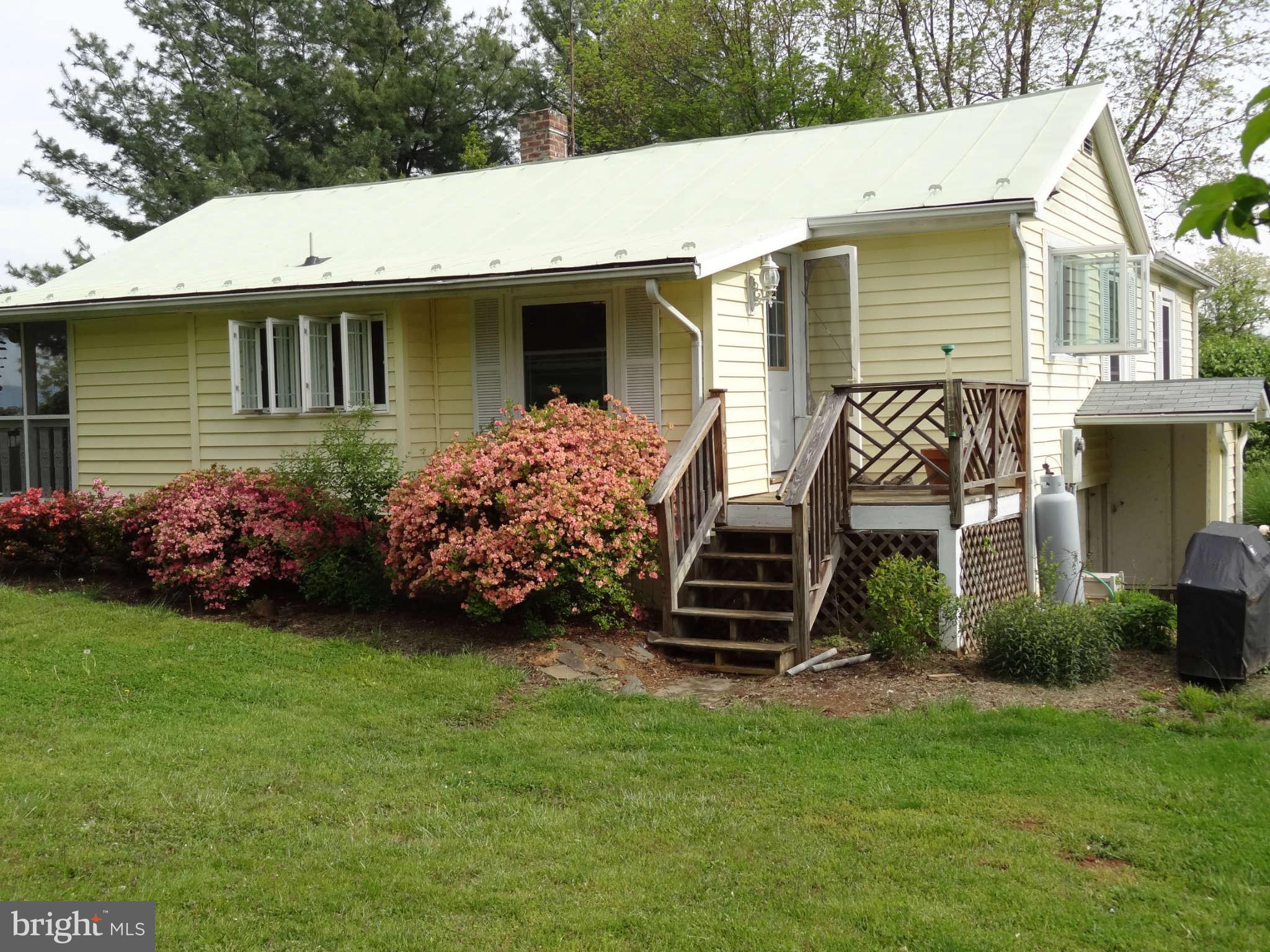 2705 Crenshaw Road Marshall, VA 20115 - Photo 2 of 26 Exterior (Rear)