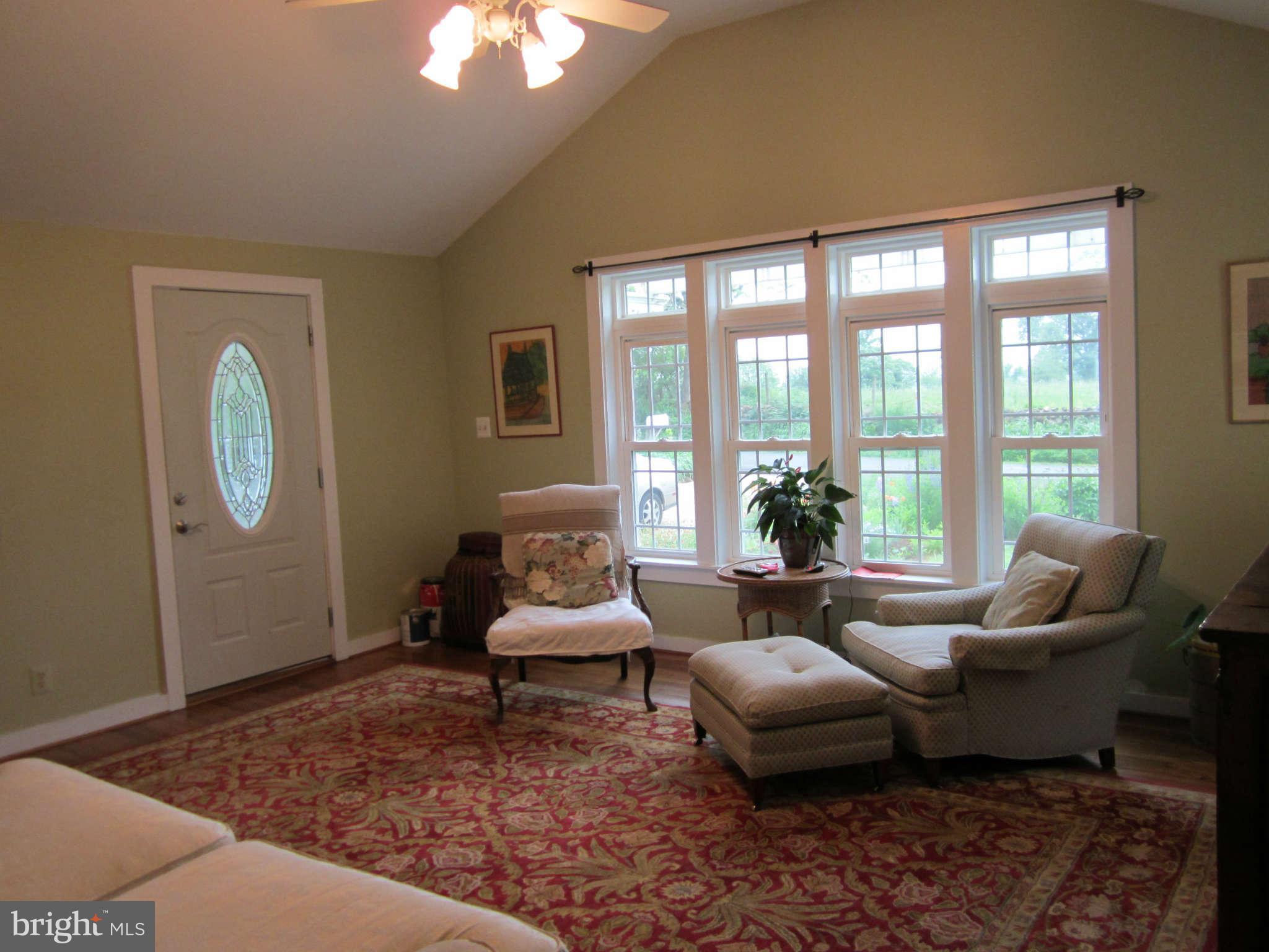 2705 Crenshaw Road Marshall, VA 20115 - Photo 11 of 26 Living Room