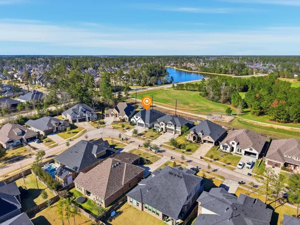 $515,000 | 605 Ashbrook Ridge Lane, Pinehurst, TX 77362