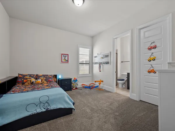 $515,000 | 605 Ashbrook Ridge Lane, Pinehurst, TX 77362