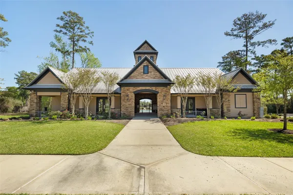 $515,000 | 605 Ashbrook Ridge Lane, Pinehurst, TX 77362