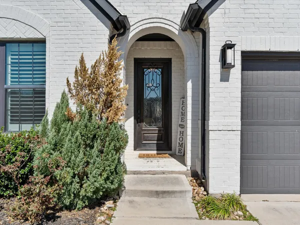 $515,000 | 605 Ashbrook Ridge Lane, Pinehurst, TX 77362