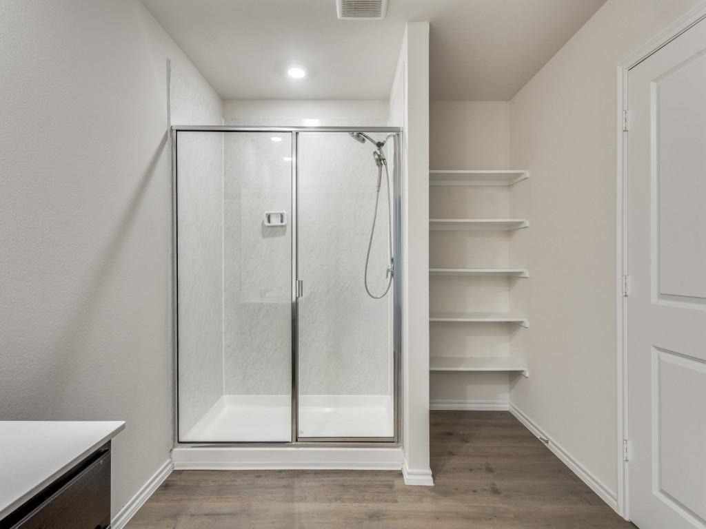 829 Primrose Lane Pilot Point, TX 76258 - Photo 28 of 37 a view of bathroom with shower