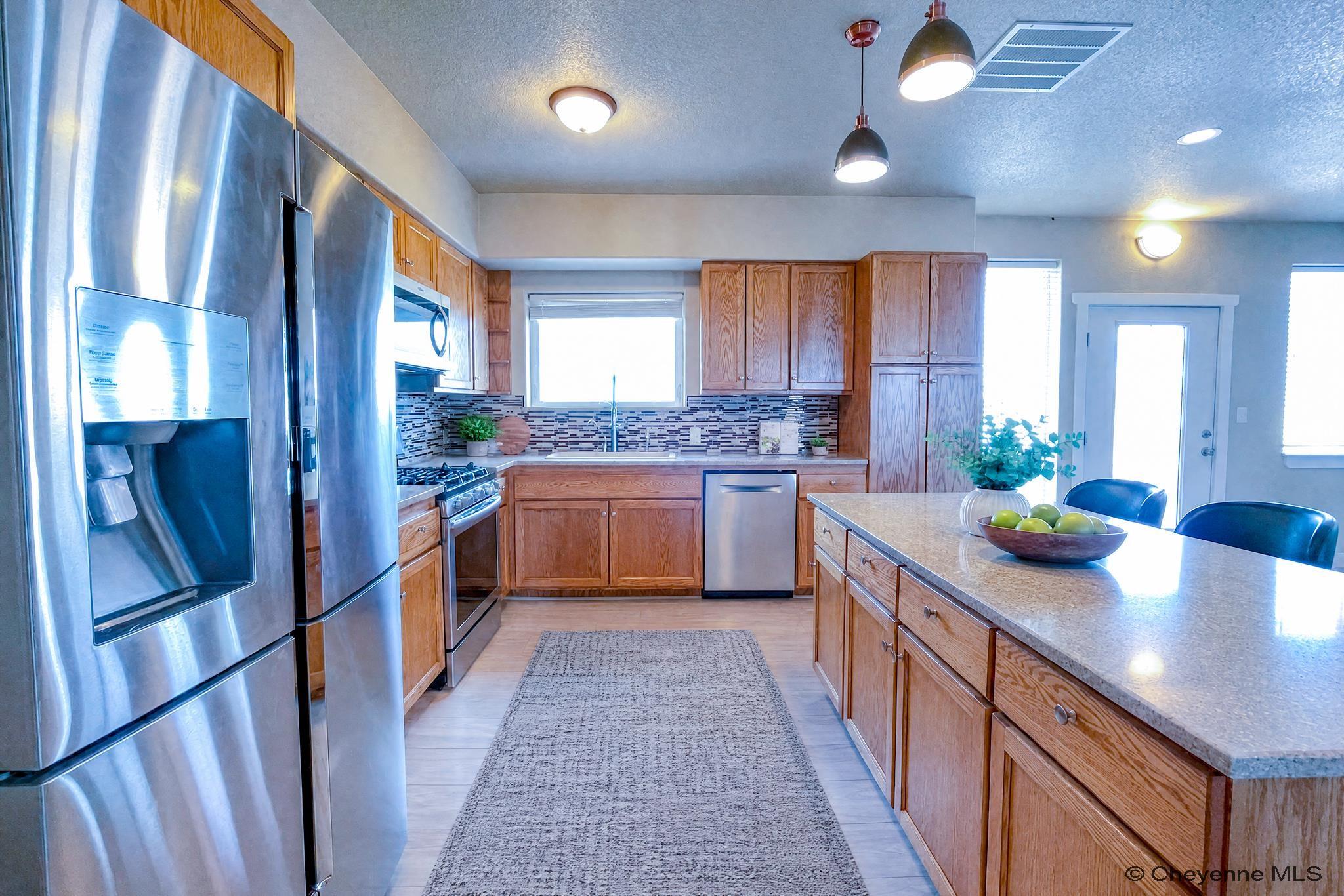224 Quarter Cir Loop Cheyenne, WY 82007 - Photo 6 of 31 Gallery Image 6