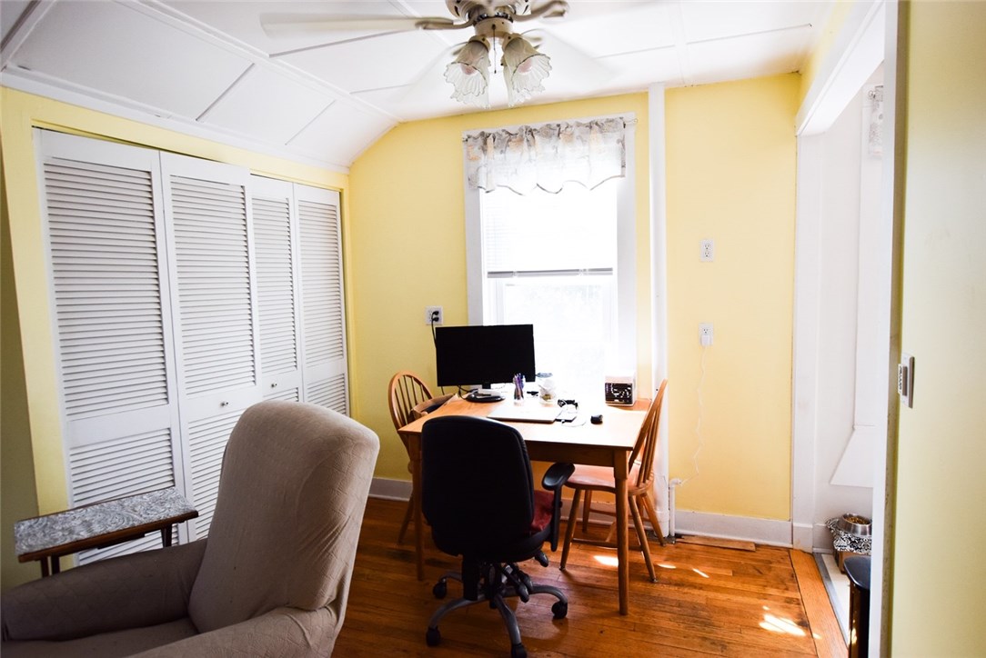 37 Connection Street, Unit 3 Newport, RI 02840 - Photo 3 of 12 Dining area