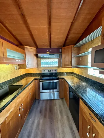 $1,700 | 354 2nd Street, San Leon, TX 77539