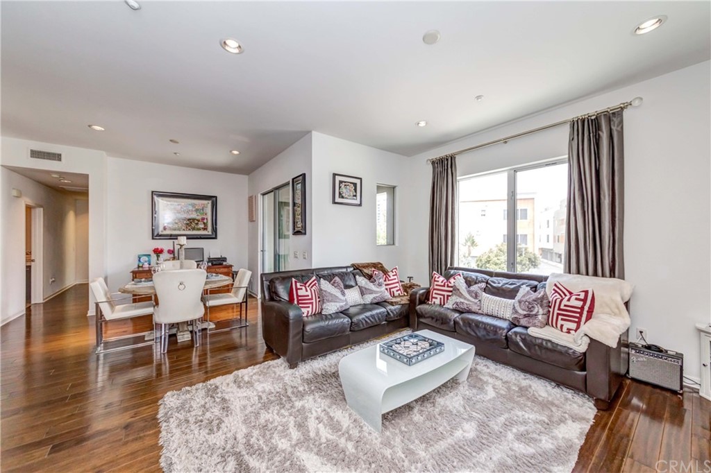 21 Gramercy, Unit 218 Irvine, CA 92612 - Photo 2 of 27