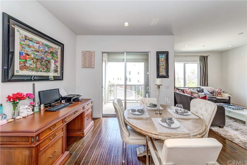 21 Gramercy, Unit 218 Irvine, CA 92612 - Photo 4 of 27