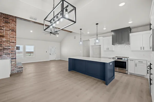 $384,900 | 16904 County Road 3100, Slaton, TX 79364