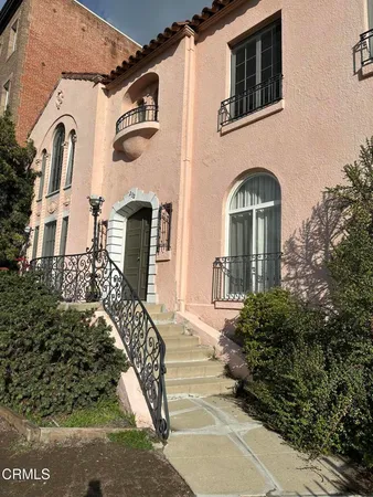 $1,475 | 232 South Berendo Street, Unit 5, Los Angeles, CA 90004
