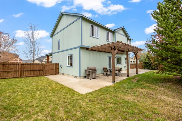 $469,900 | 411 Northeast Petal Court, Madras, OR 97741