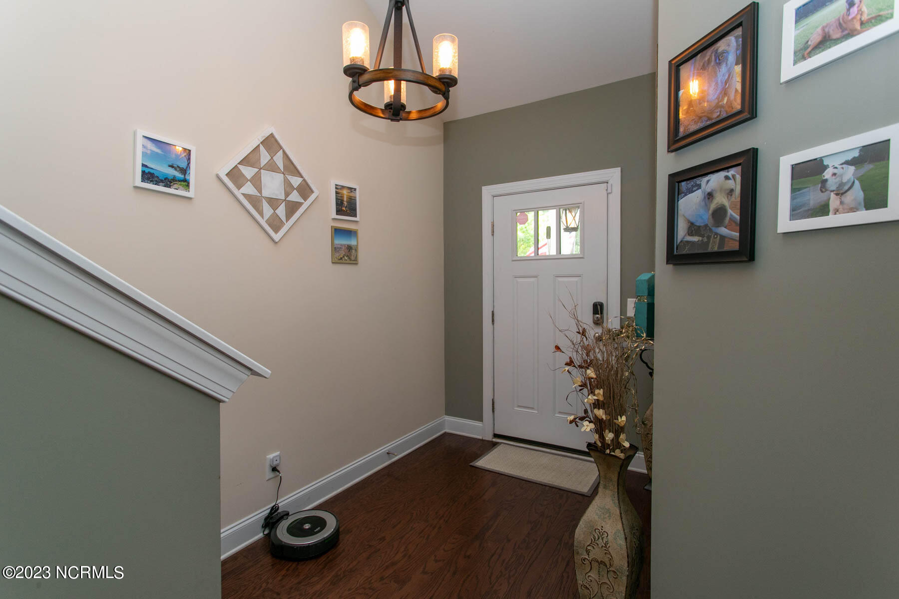 367 Kerr Lake Road Aberdeen, NC 28315 - Photo 2 of 40 foyer1
