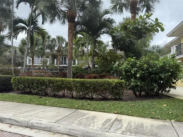 $3,850 | 1000 Palm Trail, Unit 6, Delray Beach, FL 33483