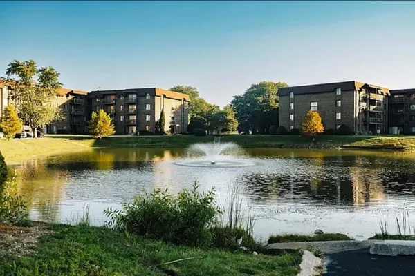 $139,900 | 840 Elder Road, Unit A305, Homewood, IL 60430
