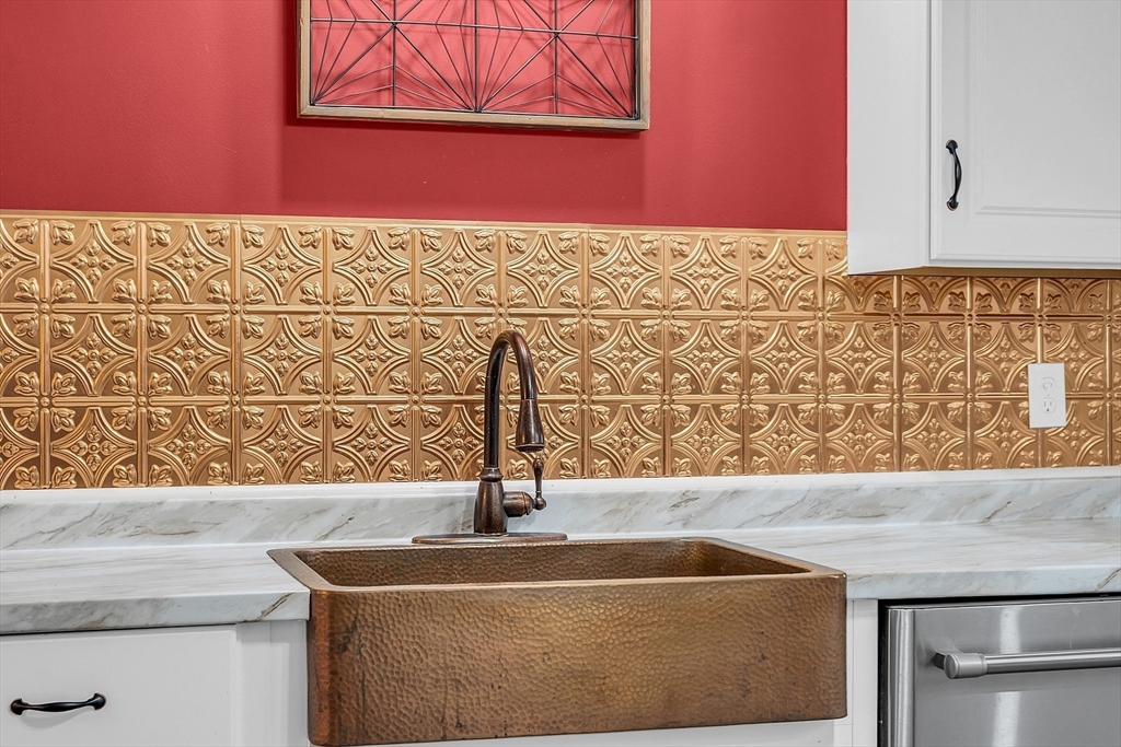 36 Mayfield Road Gardner, MA 01440 - Photo 13 of 35 a close view of sink and tap