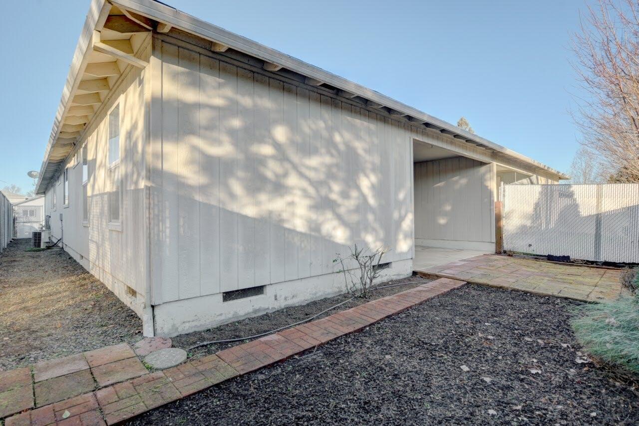417 Crystal Drive Eagle Point, OR 97524 - Photo 31 of 35 a view of a back yard of the house