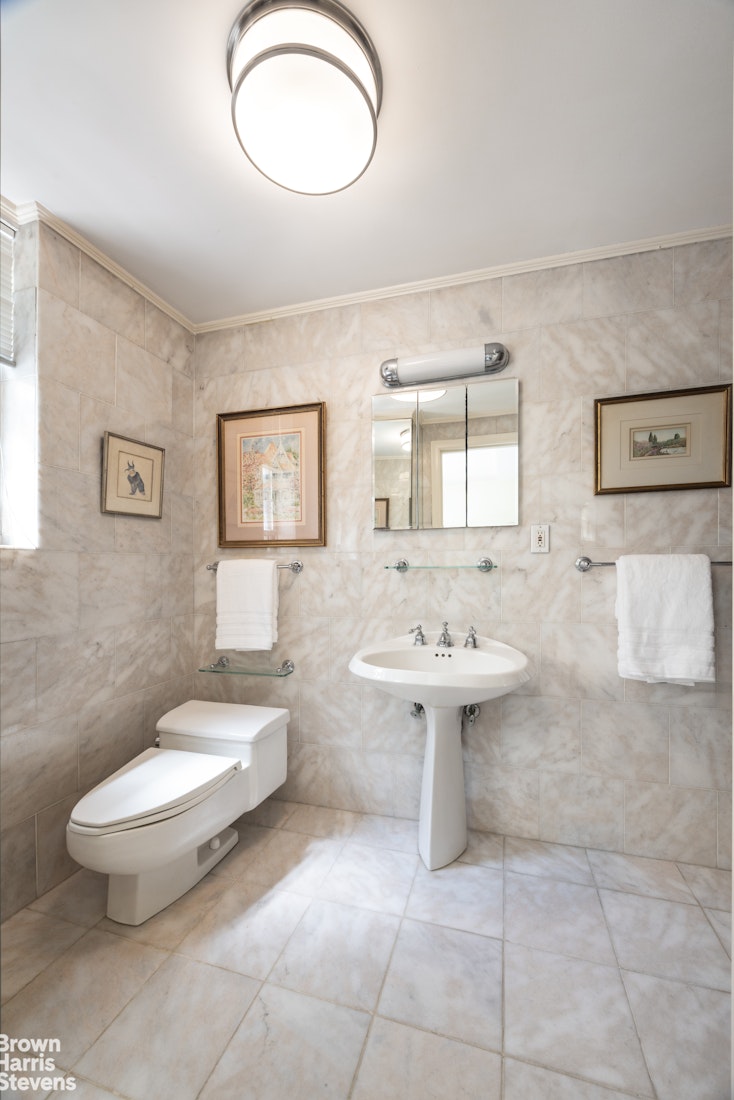 160 East 72nd Street, Unit 2AB Manhattan, NY 10021 - Photo 12 of 16