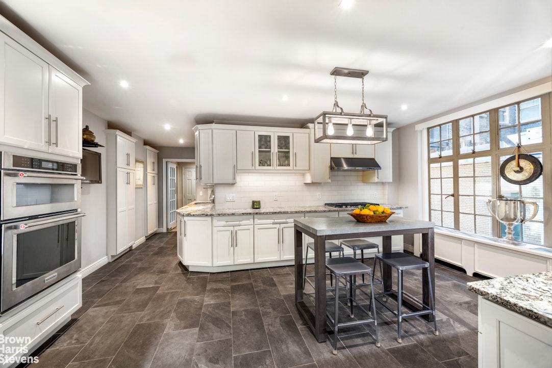 160 East 72nd Street, Unit 2AB Manhattan, NY 10021 - Photo 8 of 16