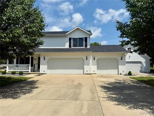$339,000 | 502 East Ash Street, Okawville, IL 62271