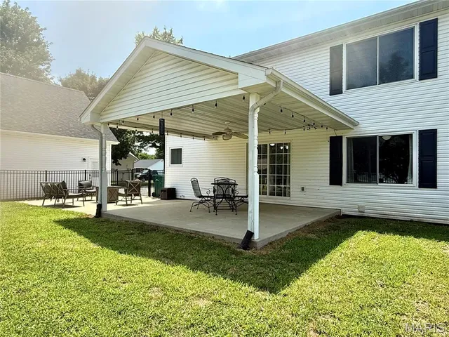 $339,000 | 502 East Ash Street, Okawville, IL 62271