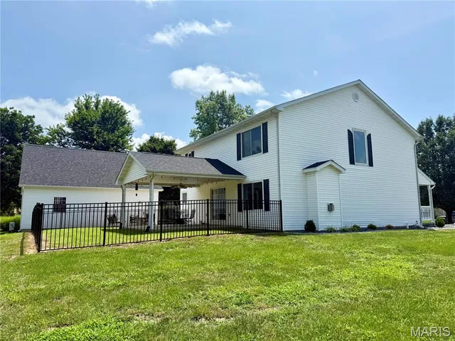 $339,000 | 502 East Ash Street, Okawville, IL 62271
