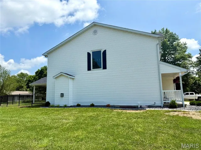 $339,000 | 502 East Ash Street, Okawville, IL 62271