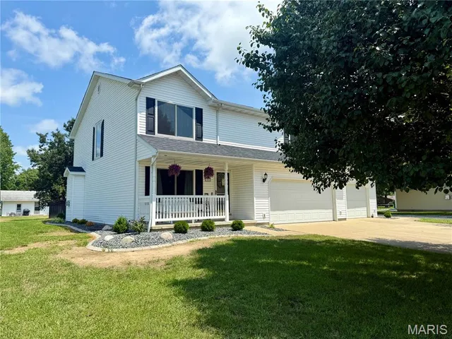 $339,000 | 502 East Ash Street, Okawville, IL 62271