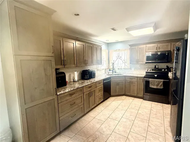 $339,000 | 502 East Ash Street, Okawville, IL 62271